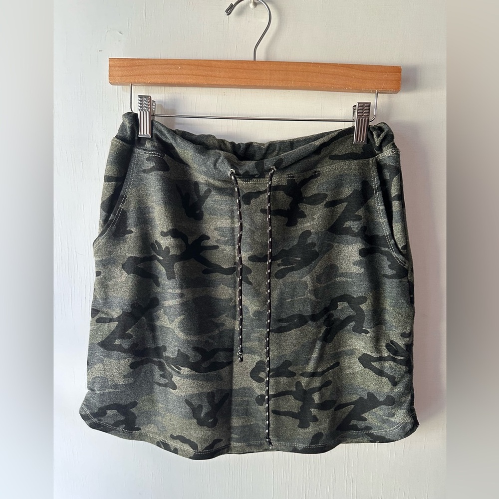 Sundry Camo Skirt